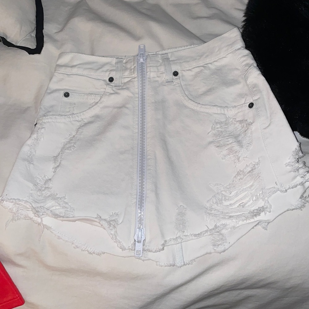 Carmar white zipper skirt